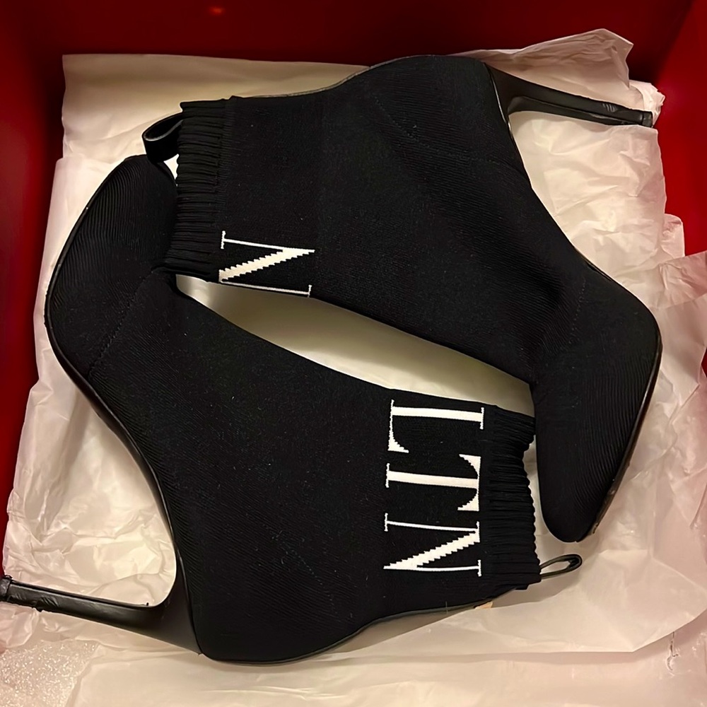 Heeled booties